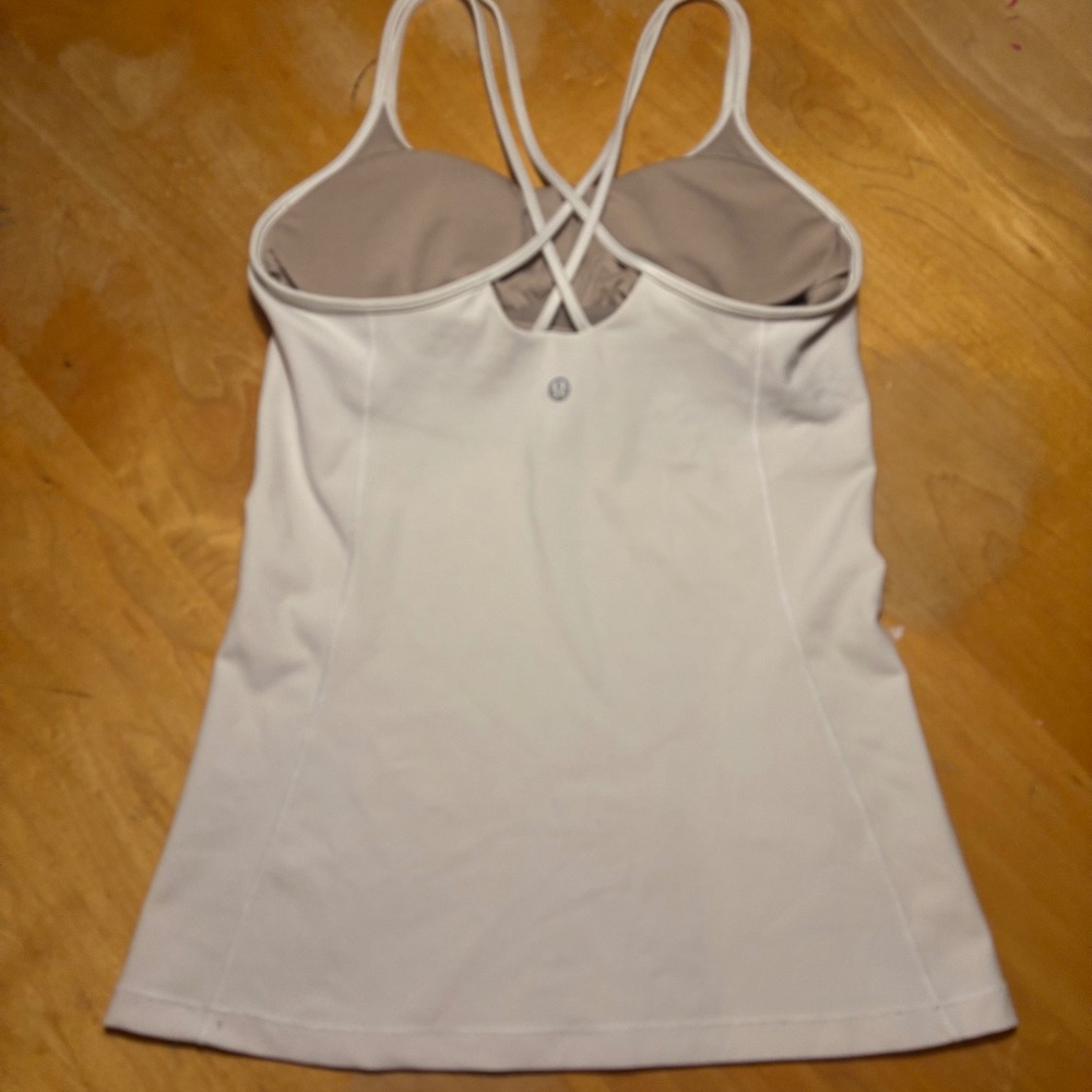 Lululemon tank top built in bra size 6